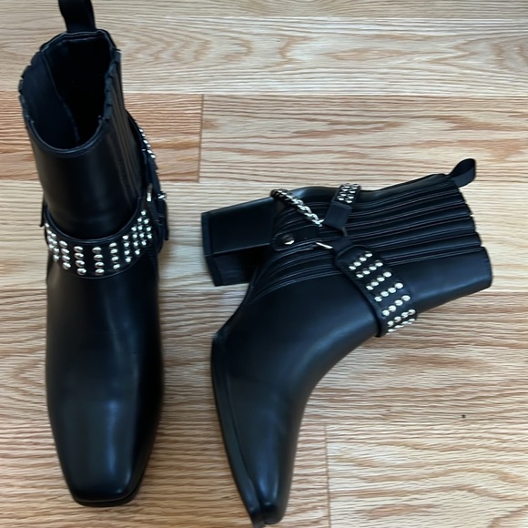 Lamoda SZ 7, square toe harness black boots . - Picture 6 of 14